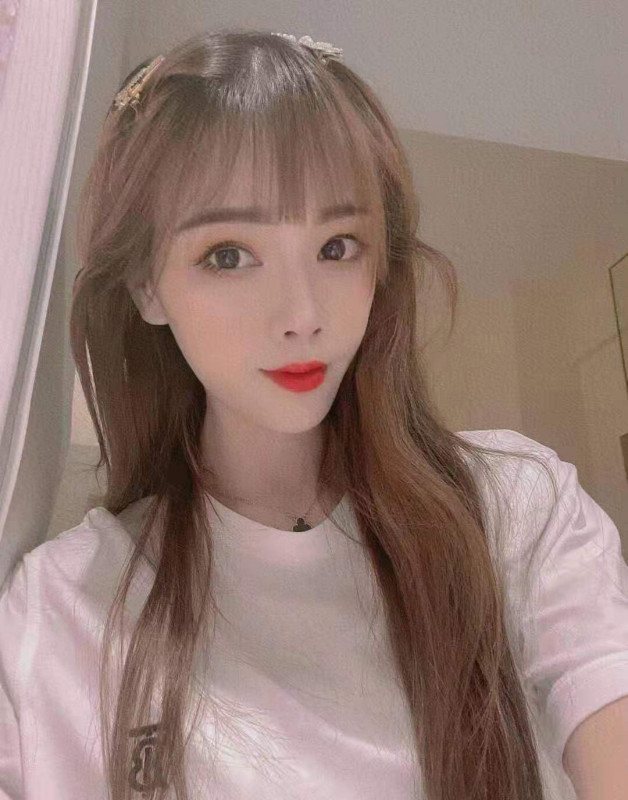骚劲十足的嫩妹